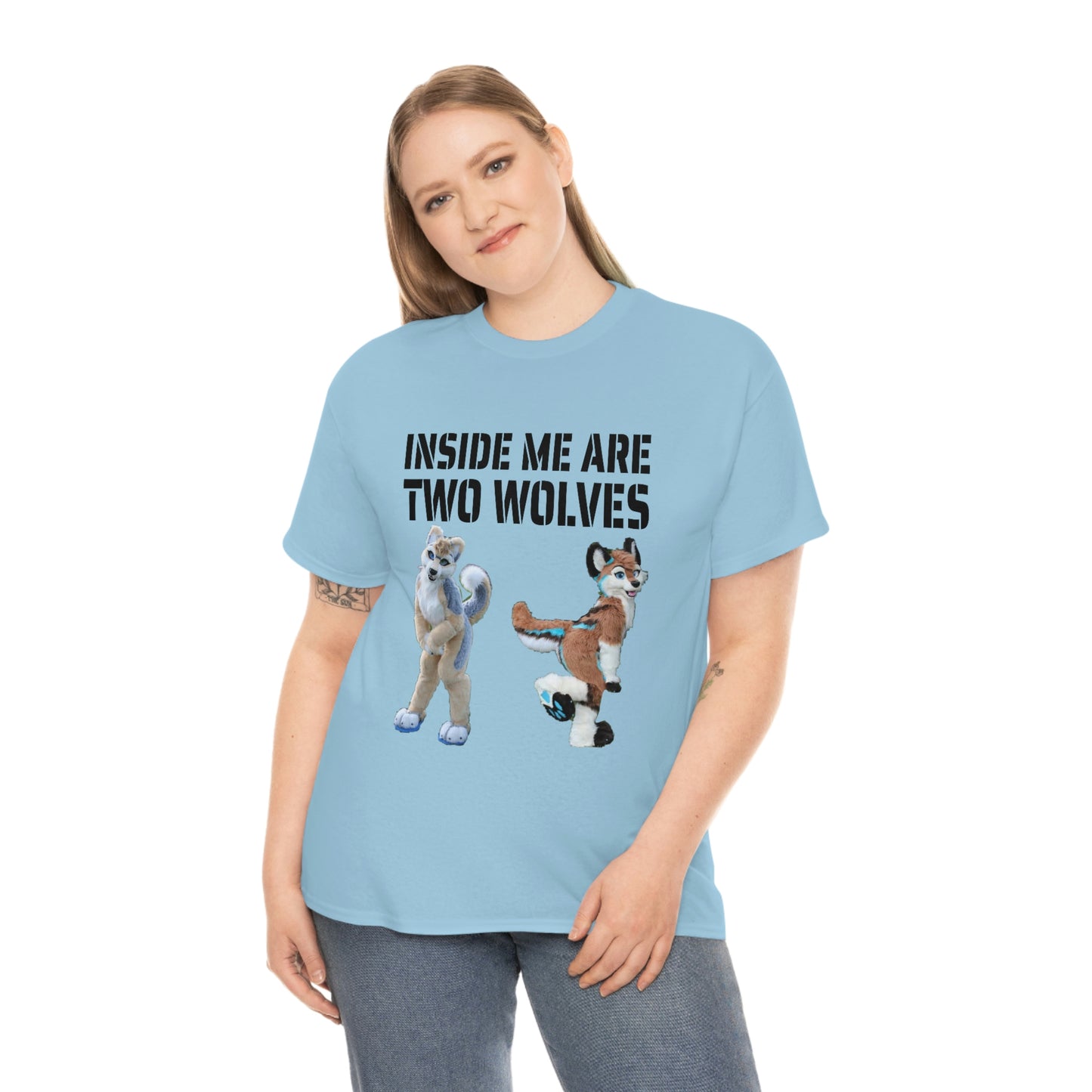 2 wolves