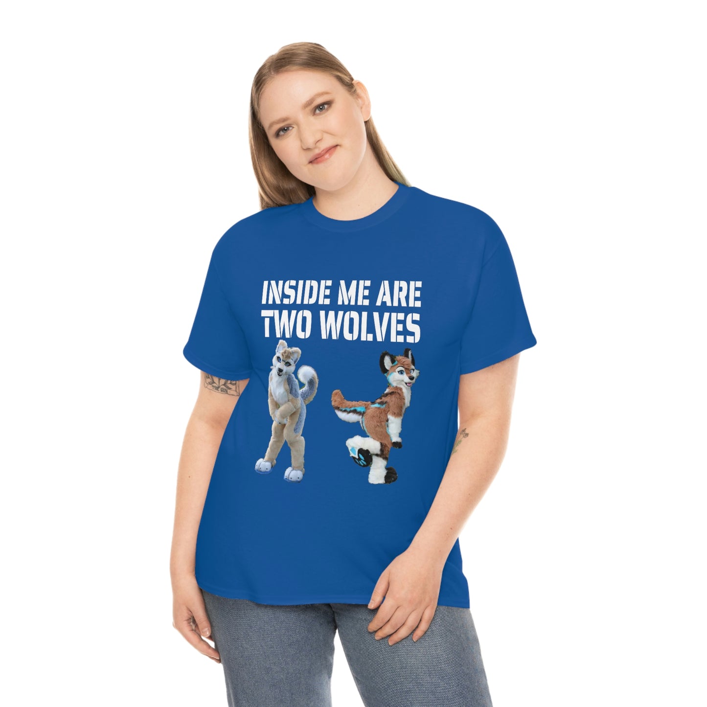 2 wolves